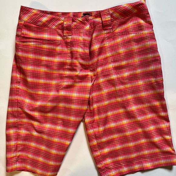 Ladies Slazenger Performance Golf Shorts Sz 4 poly/Spandex blend - Picture 1 of 6